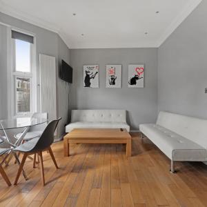 Bright & Modern Maida Vale Apartment Sleeps 4