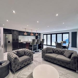 Luxury 5BR Stay With City Access