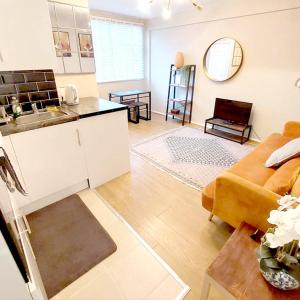 Cosy West London Apartment