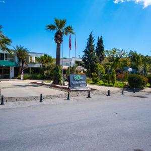 Flora Hotel