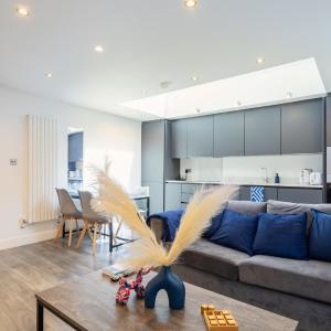 Stylish 2-Bed Flat In The Heart of West Hampstead
