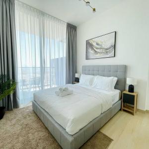 Jvc 1br Apartment Modern Comfort, Pool, Parking