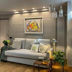 Luxury Art & Chromotherapy Apartment Downtown - FREE PARKING