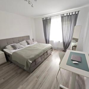 FH-Nähe: Modernes Apt mit Balkon
