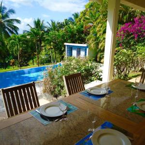 Villa LES TILILIS - BELLE VILLA DE 300 M2 SITUEE AU CALME AVEC GRANDE PISCINE ET VUE MONTAGNE