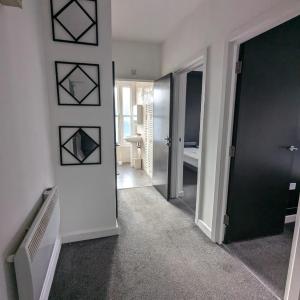 Belvoir Bank central apartment with parking