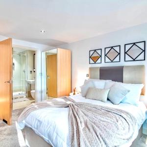 2-Bed 2 Bath Apartments at Leeds Dock with Balcony