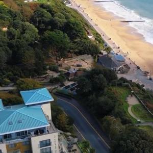 Seafront Apartment Azure