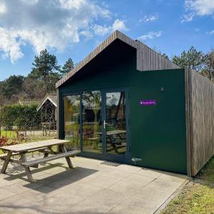 Duurzame cabin, gelegen in de natuur aan zee