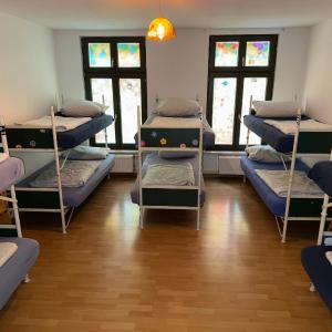 Flowerpower 10Personen-Party-Hostel