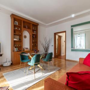 GuestHost - Bright Apartment X4 along the Tevere!