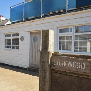 Corkwood - Coastal Retreat