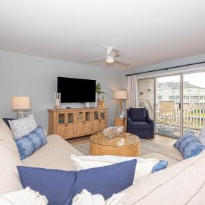 Tranquil 2-Bedroom Condo in Hidden Bay Relax & Enjoy Bay Views