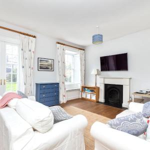 Charming Edinburgh 2-Bedroom 2-Bathroom Apartment