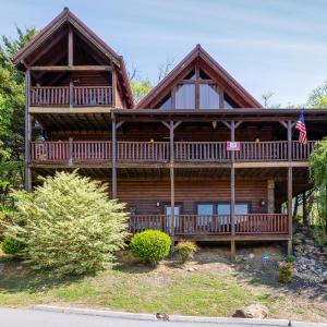 Experience Comfort and Tranquility at Mooseberry Just Minutes from Top Attractions