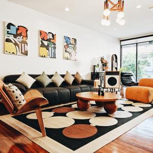 4BR Modern Art Villa with Free Wi-Fi Netflix Vinyl