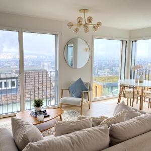 Top apartment with stunning views- 15 min Zurich HB- Self Check-in