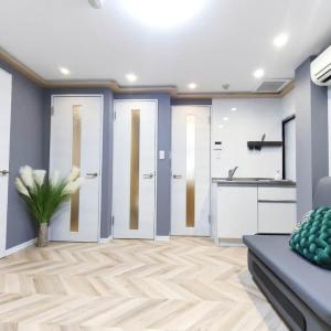11全新装修 2室1厅1浴室1卫生间 设施齐全 最大3人 2 rooms 1dining room 2bathrooms 2toilets Max 3P 免费无线网络