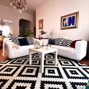Appia Antica Rome Apartment, Subway, near Colosseum, Design & Comfort, Balcony