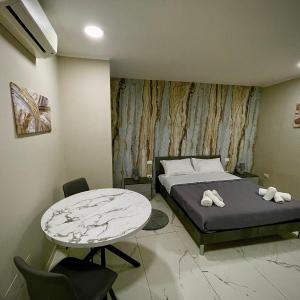 Avusa Home II