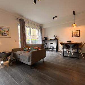 Apartment 2 bath free parking