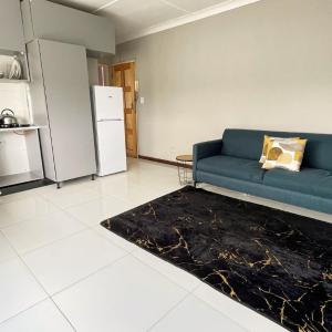 Cozy Stay - Near Golden Acres & Sandringham Gardens