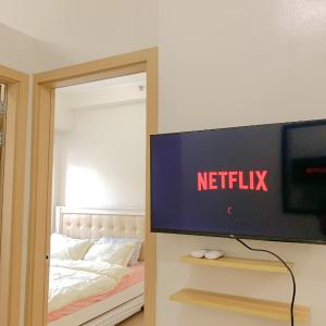 Oasis Suites Staycation