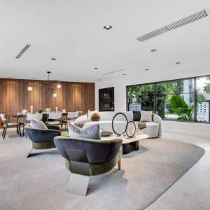2500 Waterfront House w Pool and Gym a Home Cinema and WiFi