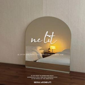 Nelit Stay l 3 stops to Hongdae l 5min to Lines 2&5 l 2BR l 4 Beds