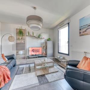 GuestReady - Chic Stay with Jacuzzi and Parking