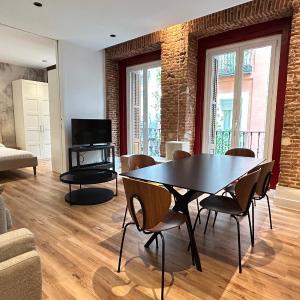 Large 2 Bedroom near Gran Via