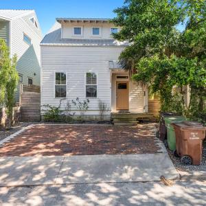 Lincolnville Haven l Walk to DNTN l Dog Friendly