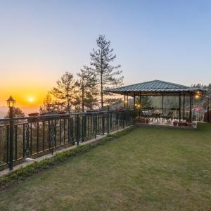 Hostie Romarica - 3BHK family cottage with private Sunset lawn & Gazebo
