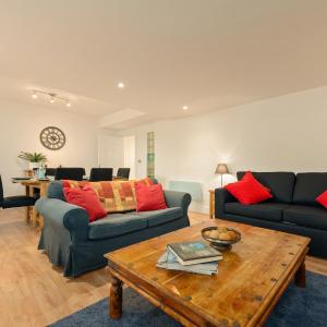 Heart of Edinburgh's Historic Old Town - Blair Street - Sleeps 6