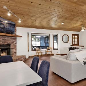 Blue Bear Lodge Big Bear- Spacious Single-Level Family Retreat