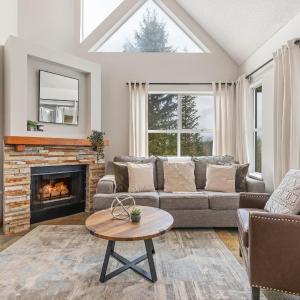 2BR + Loft Mtn View Near Gondola Pool & HT
