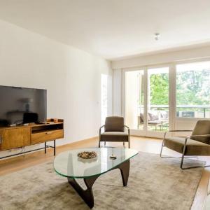 Luxurious 2BR Family Apartment - Champel