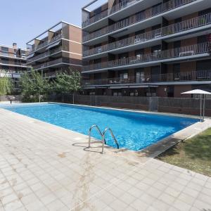 Precioso apartamento con terraza y piscina