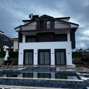 Maya Villa