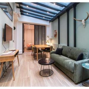 Apartment Saint Germain des Près by Studio prestige