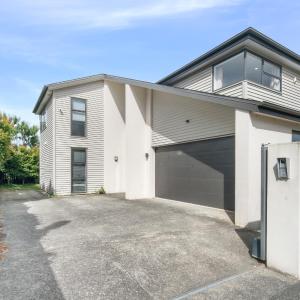 Family Spacious Takapuna Home Parking Netflix