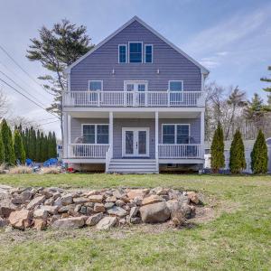 Steps to Short Sand Beach Retreat with Game Room!