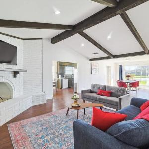 Spacious 4-BR Home Near Allen Outlets & Dining