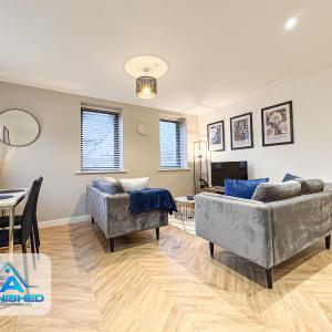 2 Bed Apartment with Parking