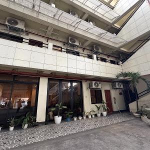 Franca Arcade near Quezon City Circle