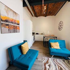 Chic Mill Apt with Canal Views