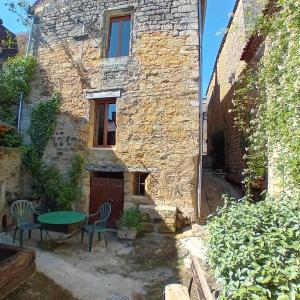 Maison de la Ruelle dans la Bastide de Domme Périgord Vallée de la Dordogne