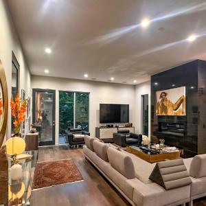 Luxury Living in West Hollywood Modern 3BR Home w Pool & Hot tub