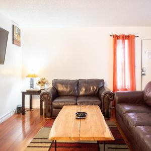 2 bedroom UNLV, Thomas Mack