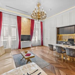 Count Zrinyi Basilica Luxurious Residence